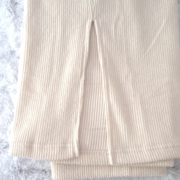 NWT. Time and Tru cream ribbed Office Button crop top/skirt set. Size L. 12-14. - Picture 11 of 12